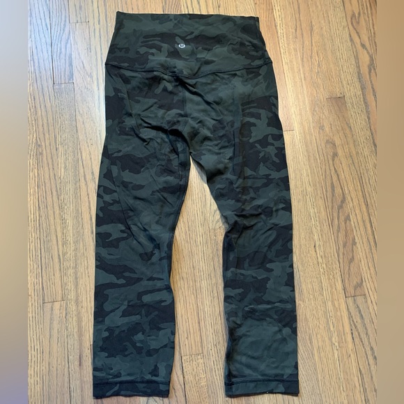 Lululemon align crop 21” size 6 camo leggings - Picture 1 of 4